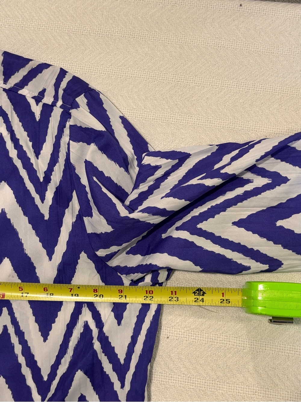 🔵Chico's Purple & White Zigzag Button-Down Blouse - Picture 6 of 12